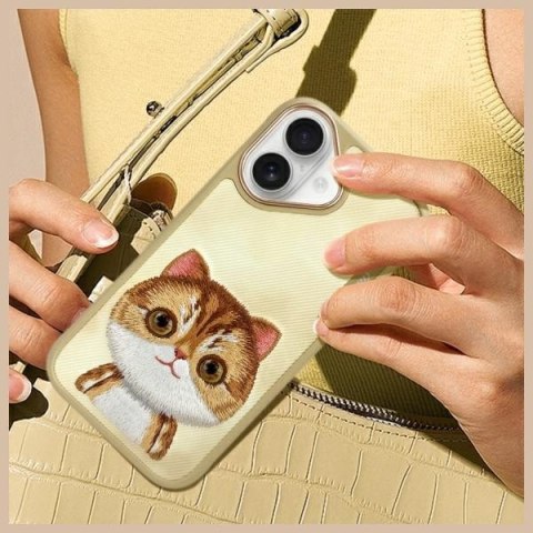 Nimmy etui iPhone 16 6.1" khaki Big Eyed Pet 2.0 Cat
